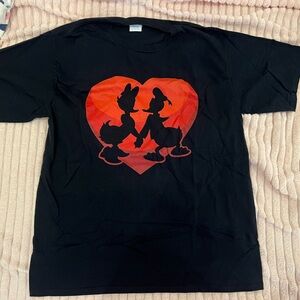 SOLD Disney T-shirt Donald Duck & Daisy Valentines Day